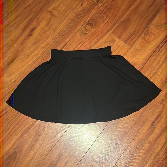 Black skirt - Picture 5 of 6